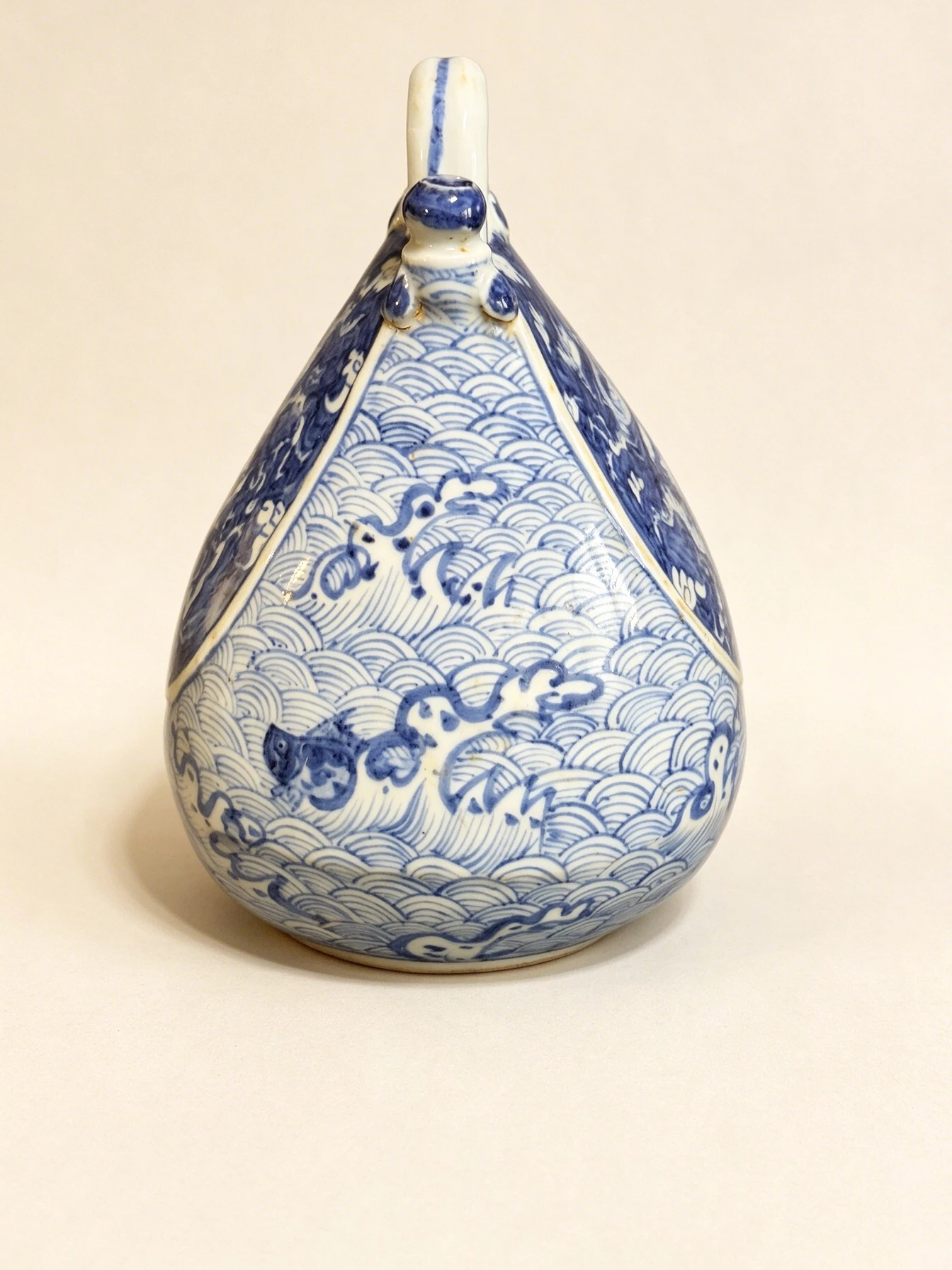 元青花海水龍紋皮囊壺